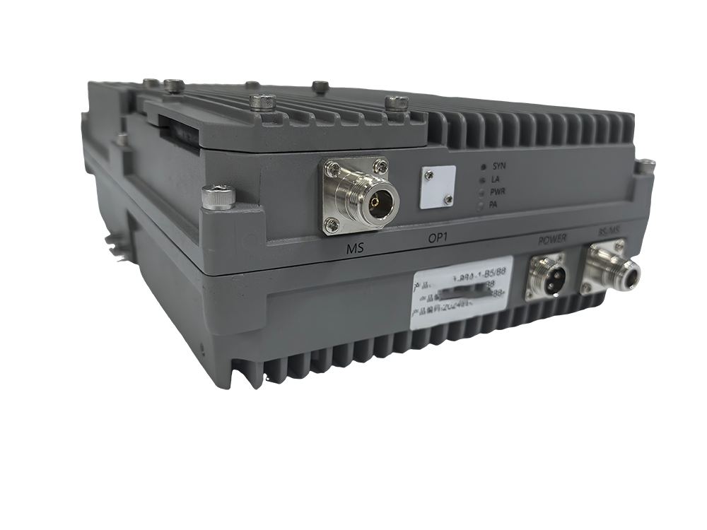  富川三频手机信号接收器2000㎡